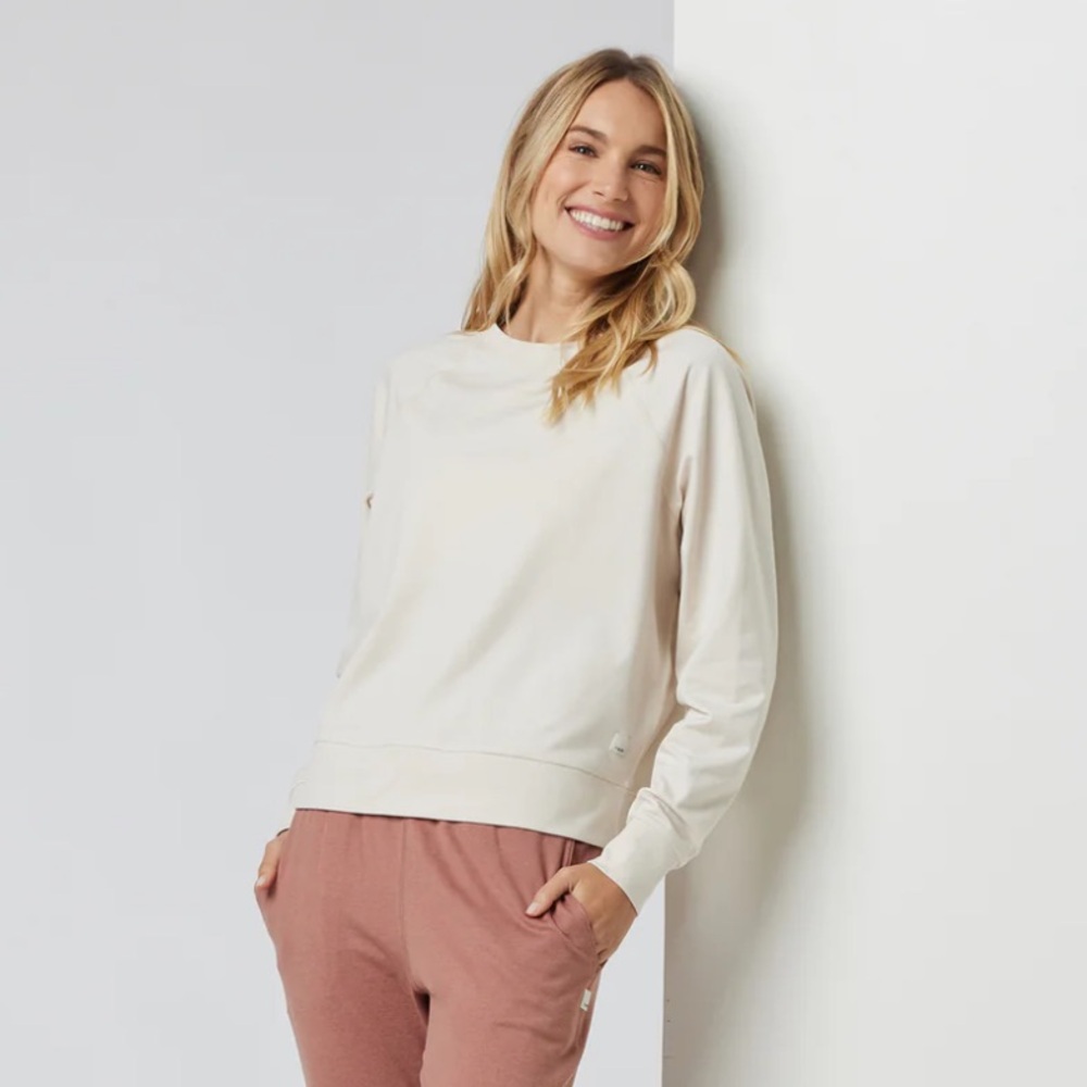 Vuori Long Sleeve Halo Crew in Milkweed Heather